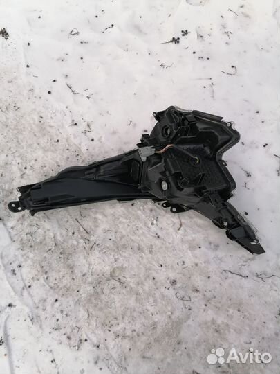 Передние фары на Приус 50 кузов