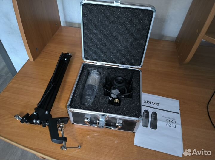 Профессиональный AKG P220 микрофон конденсаторный