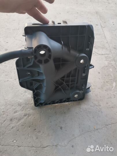 Площадка под аккумулятор polo