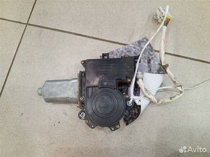 Моторчик стеклоподъемника задний правый Mitsubish