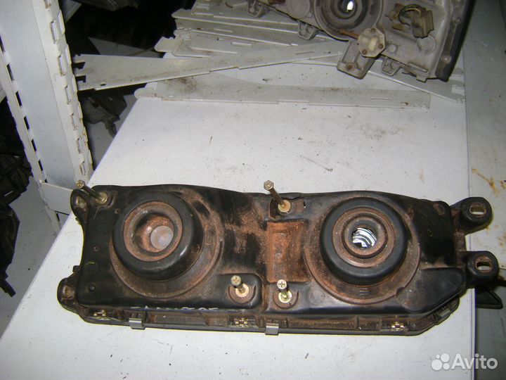 Фара правая Mitsubishi Galant E1 Митцубиси Галант