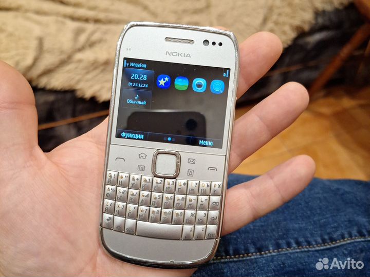 Nokia E6, 8 ГБ