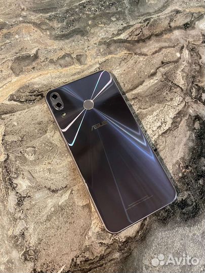 Смартфон asus