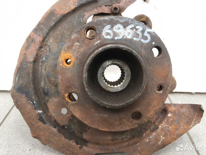 Кулак поворотный передний правый Renault Logan