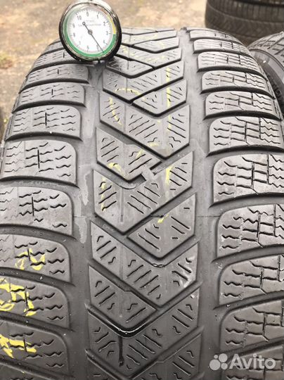 Pirelli Winter Sottozero 3 245/45 R19 V