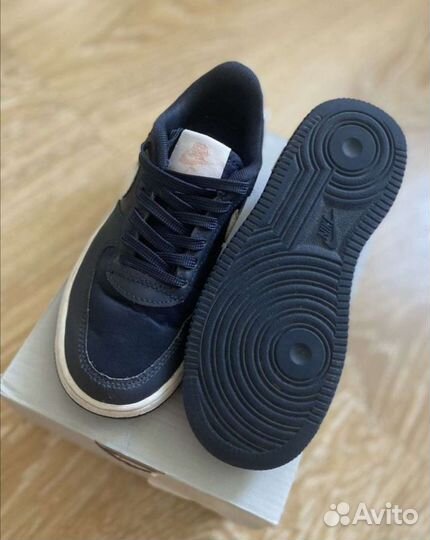 Кроссовки унисекс Nike Air Force 1