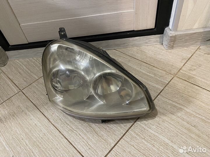 Фара Лада приора Правая
