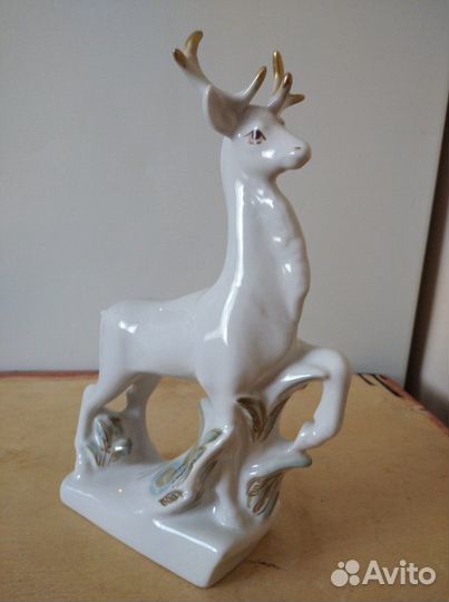 Фарфор,олень,лось,конь,олениха с олененком