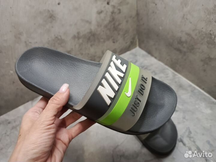 Сланцы Nike серые