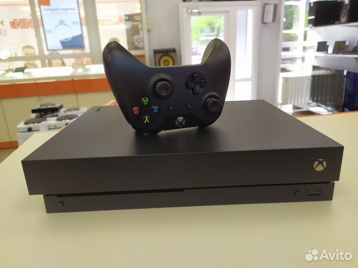 Приставка Microsoft Xbox One X 1Tb (Ленина 23)