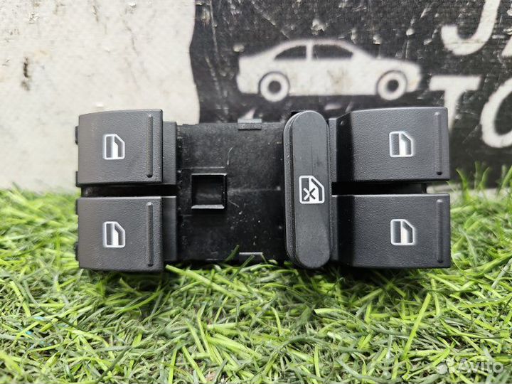 Блок управления стеклоподъемниками передний правый