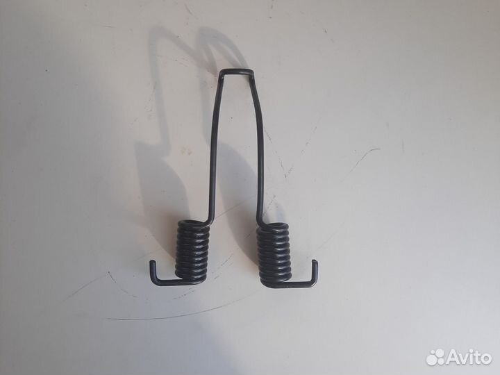 Пружина стяжная тормозной колодки