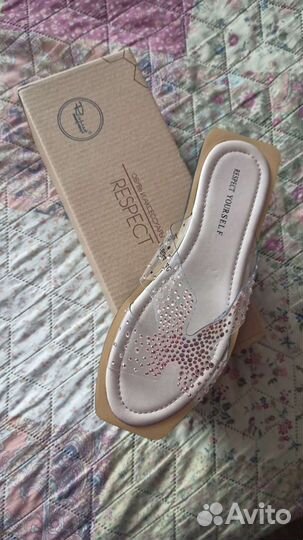 Шлепанцы женские 40 размер новые