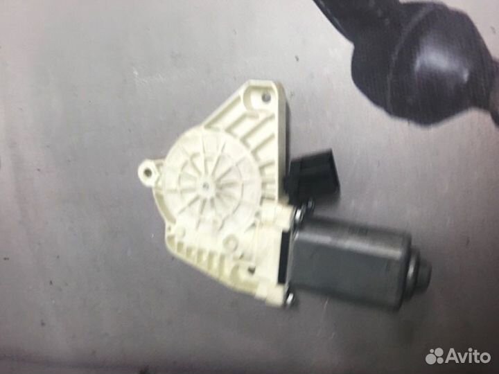 Мотор стеклоподъемника передний правый Mercedes S