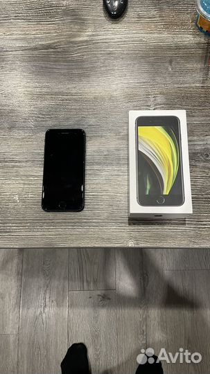 iPhone SE (2020), 64 ГБ