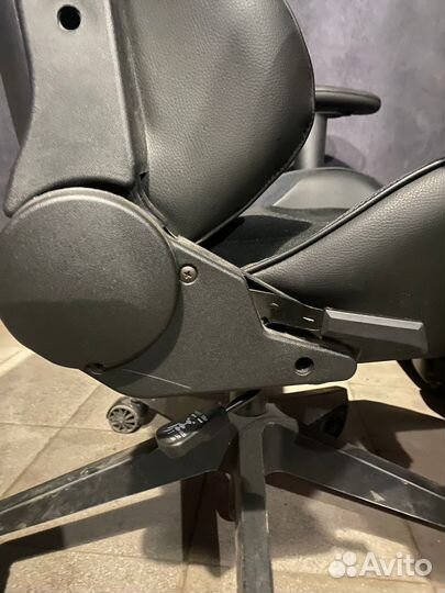 Кресло игровое Zombie viking 4 aero черный