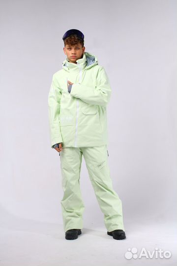 Зимний костюм для сноубордистов