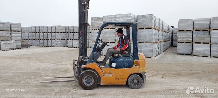 Вилочный погрузчик Toyota 42-7FG15, 2003