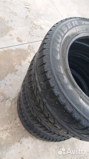 Bridgestone Ice Cruiser 7000 215/65 R16