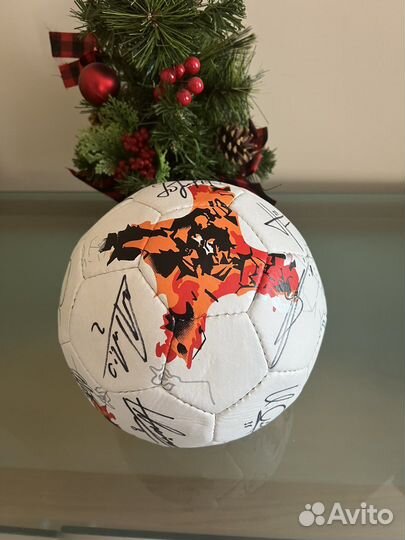 Футбольный мяч с автографами цска