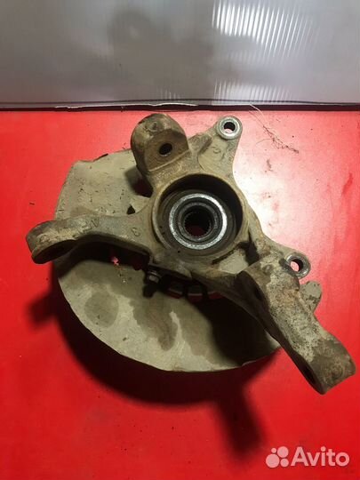 Кулак поворотный передний Toyota Camry XV30