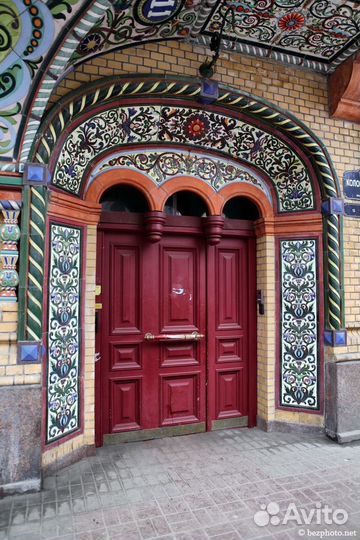 Экскурсия по дворам и парадным (Владимирская)