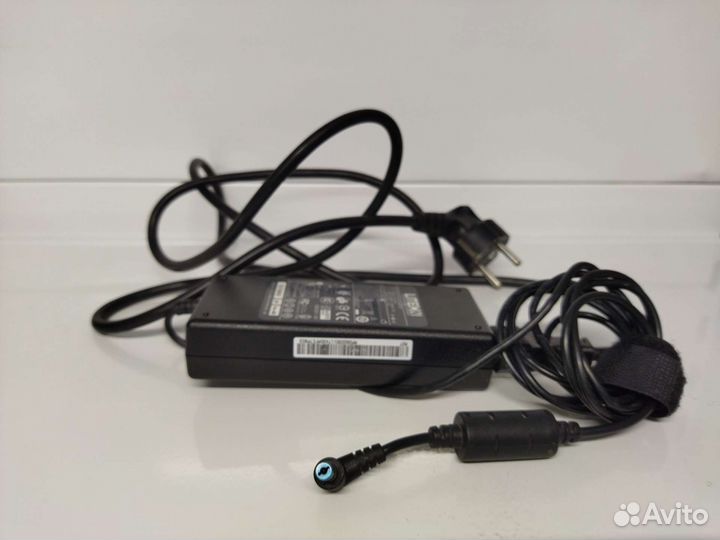 Блок питания для ноутбука 19V/4.74А / 90W