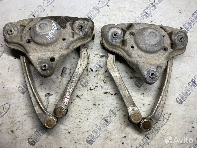 Рычаг передний верхний Volkswagen Passat B5