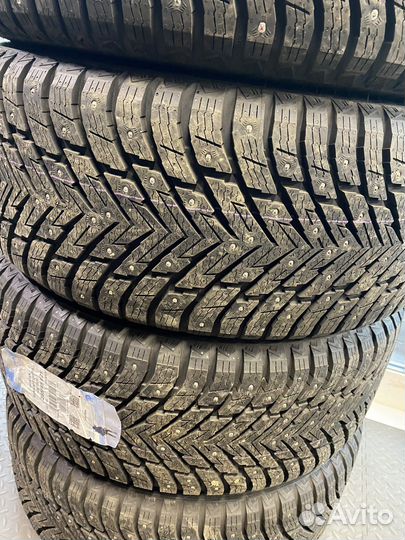 Nokian Tyres Hakkapeliitta 10p SUV 285/45 R21 113T