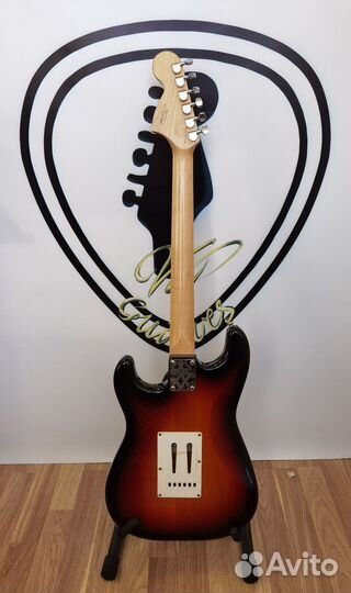 Электрогитара Squier Standard Stratocaster SSS Отл