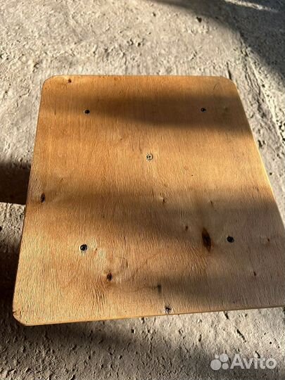 Табурет деревянный