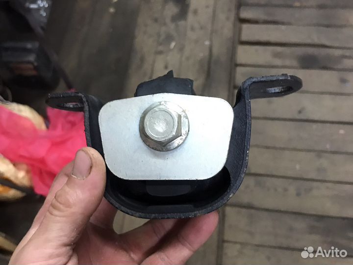 Подушка кпп ваз 2110