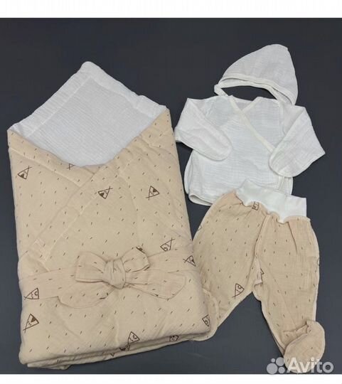 Комплект на выписку из муслина