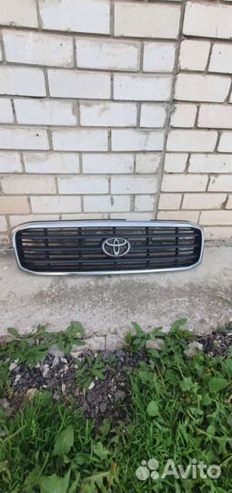 Решетка радиатора TLC100