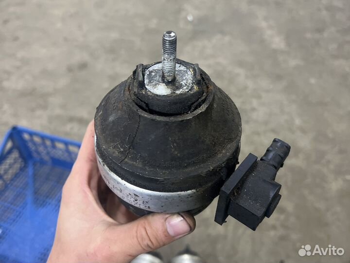 Подушка двигателя пассат б 5 ауди а 6 ц 5 б 6