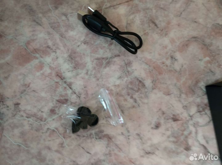 Беспроводные наушники новые