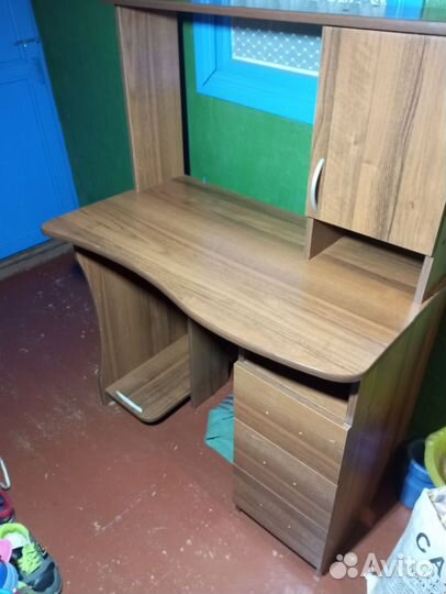 Компьютерный стол