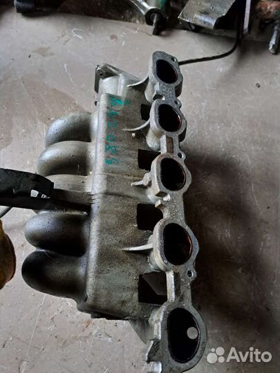 Коллектор впускной на Volvo S80