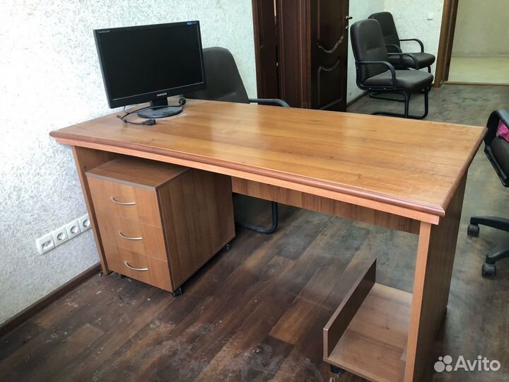 Кабинет секретаря, приемная в идеальном состоянии