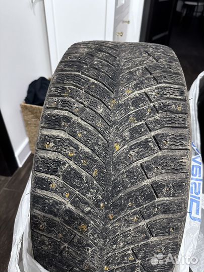 Michelin X-Ice North 4 245/40 R19