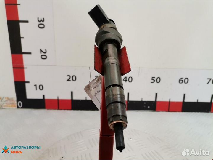 Форсунка BMW 1 E82/E88 2-й рест. 2012 13537798446