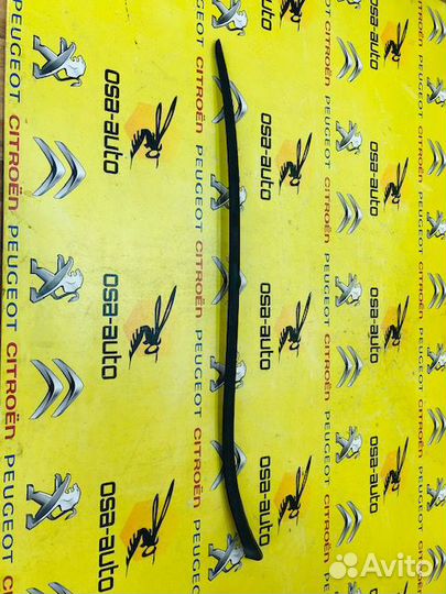 Молдинг лобового стекла правый citroen DS4