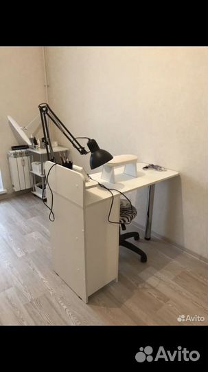 Стол маникюрный