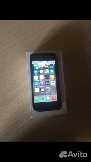 iPhone SE, 32 ГБ