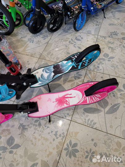 Новые подростковые самокаты с фигурной платформой