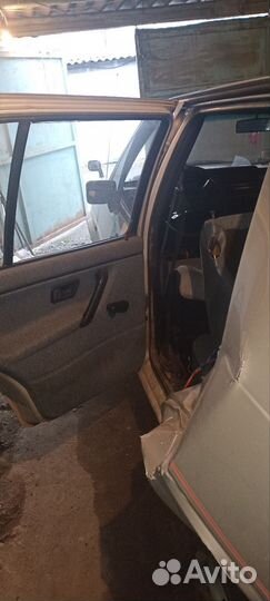 Volkswagen Golf 1.6 МТ, 1987, битый, 300 000 км