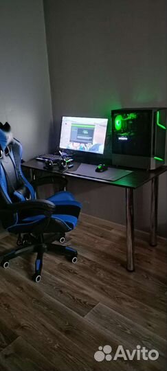 Компьютерный стол