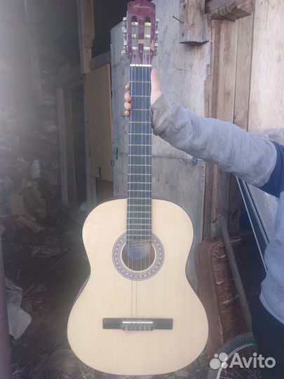 Продам гитару
