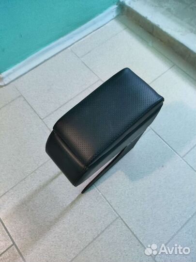 Подлокотник универсальный