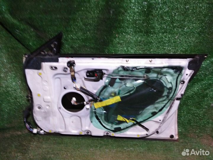 Дверь передняя правая Toyota Mark II GX100